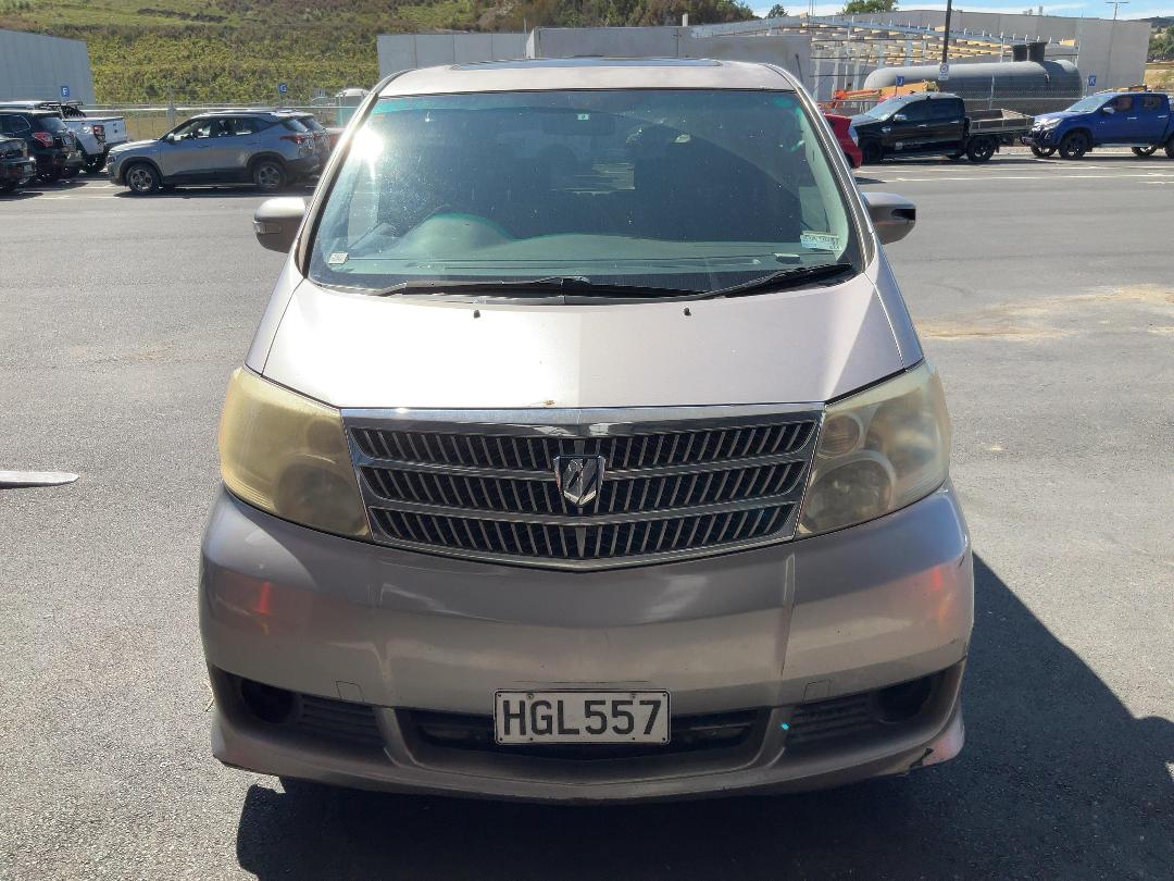 Photo '2' of Toyota Alphard