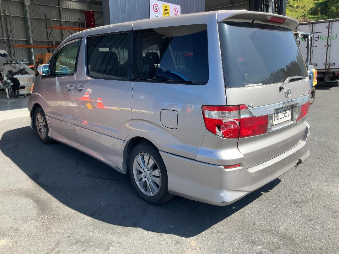 Photo '5' of Toyota Alphard