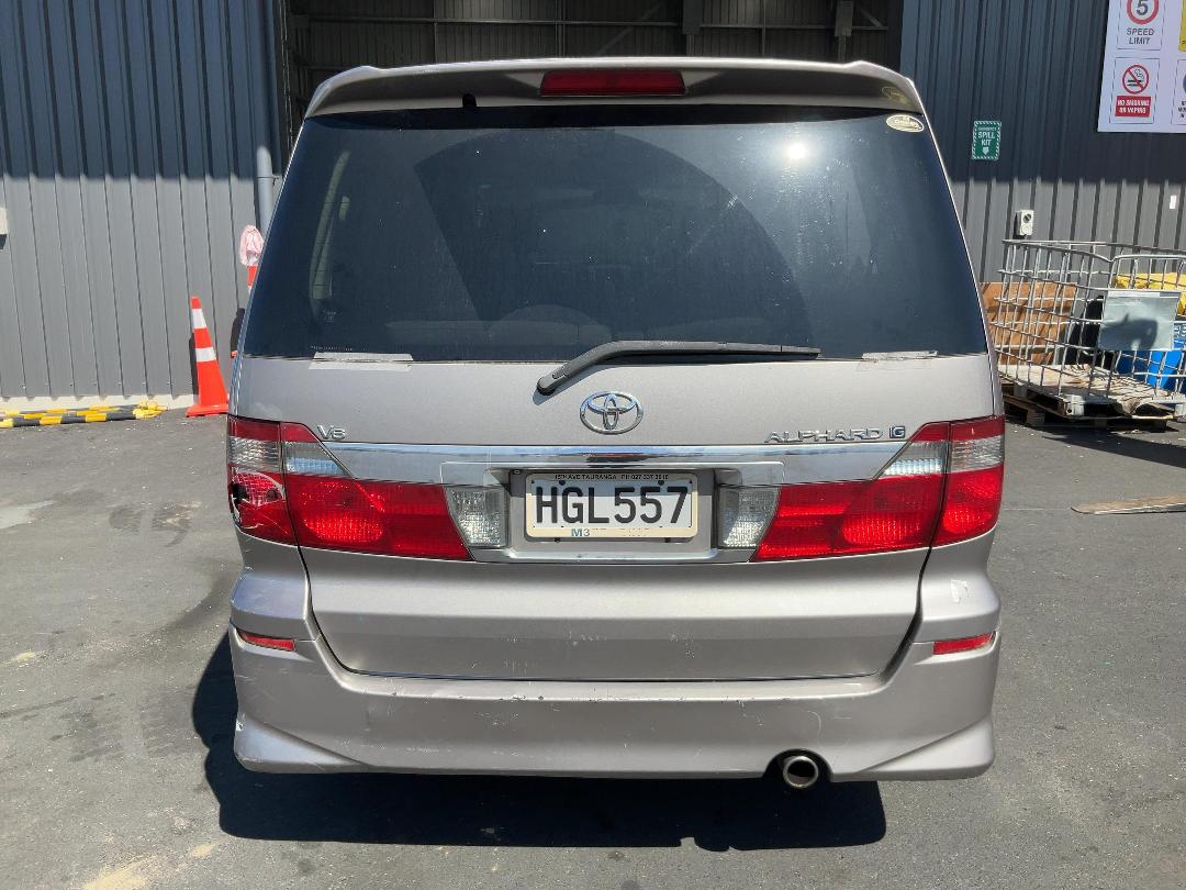 Photo '6' of Toyota Alphard