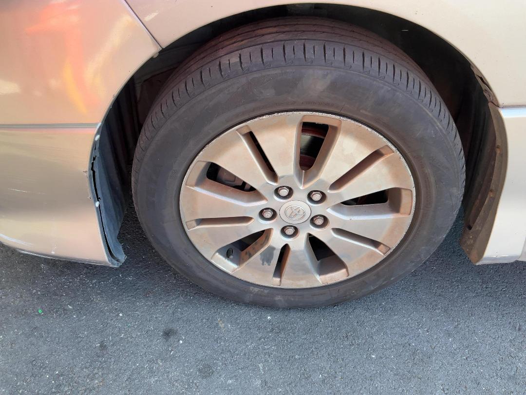 Photo '11' of Toyota Alphard