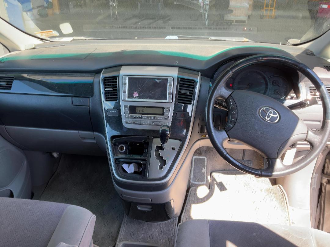 Photo '20' of Toyota Alphard