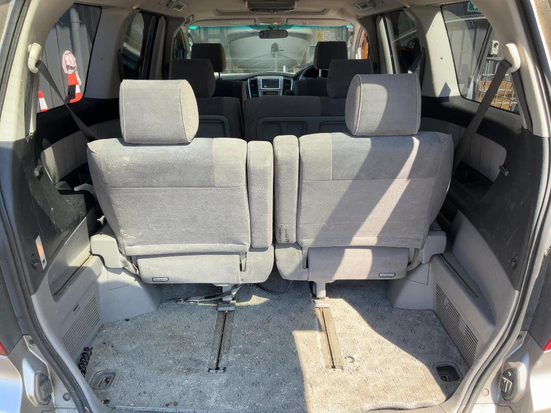 Photo '23' of Toyota Alphard