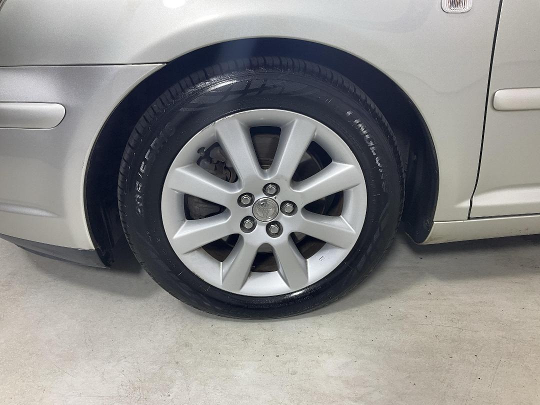 Photo '10' of Toyota Avensis