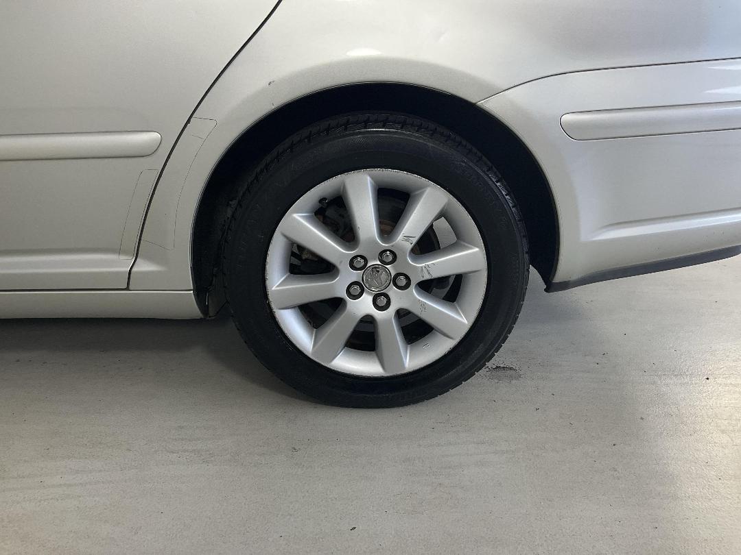 Photo '11' of Toyota Avensis