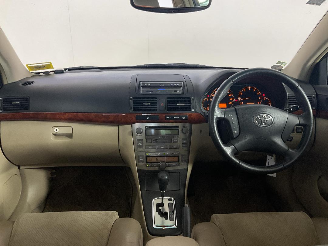 Photo '17' of Toyota Avensis