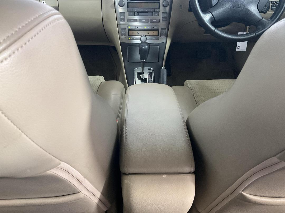 Photo '18' of Toyota Avensis