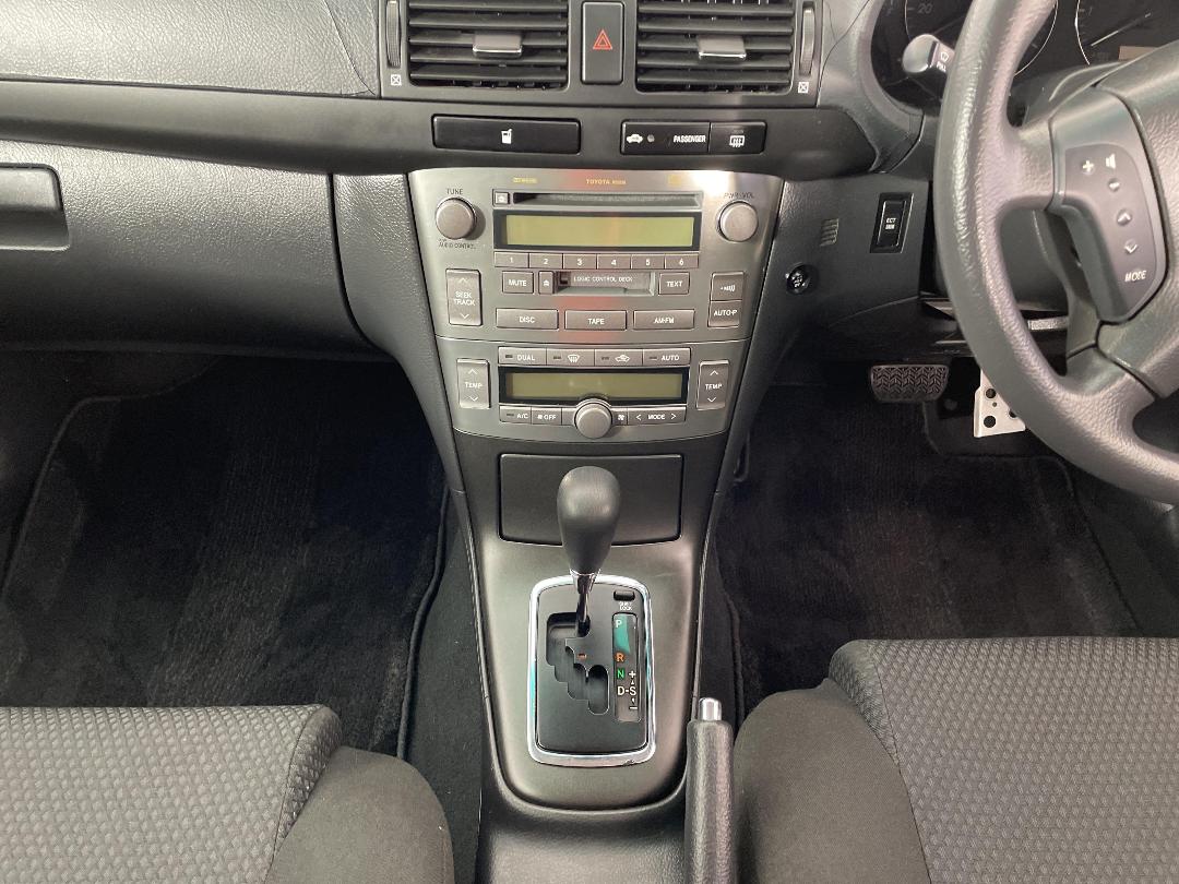 Photo '18' of Toyota Avensis Photo '18' of Toyota Avensis