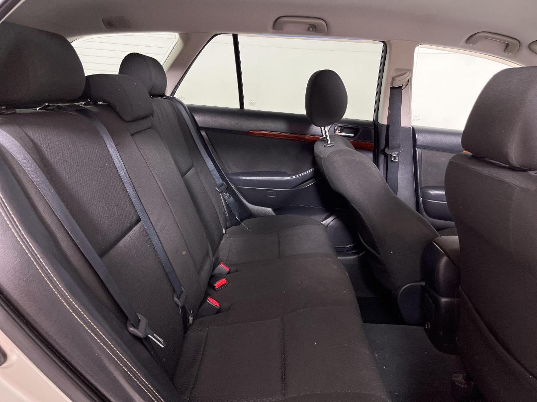 Photo '20' of Toyota Avensis