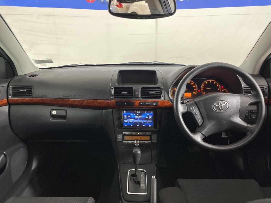 Photo '17' of Toyota Avensis