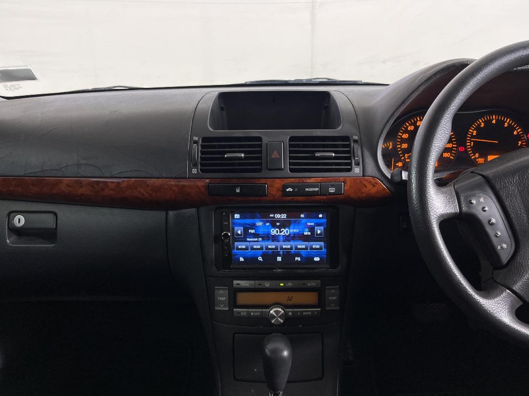 Photo '18' of Toyota Avensis