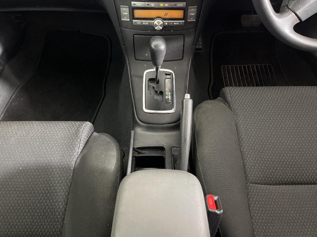 Photo '23' of Toyota Avensis