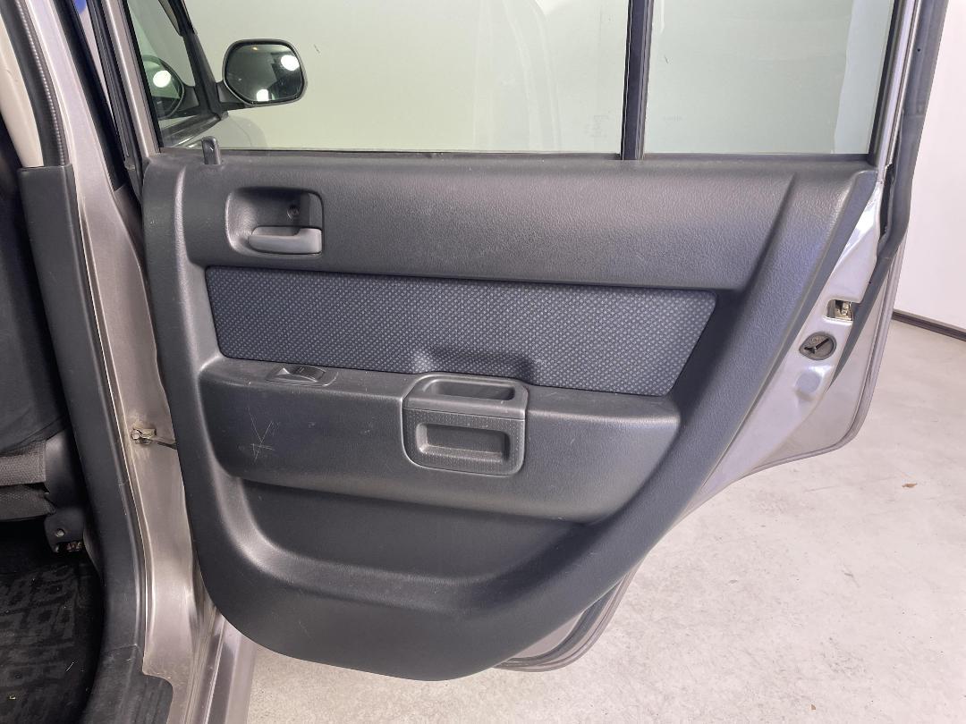 Photo '15' of Toyota BB Photo '15' of Toyota BB