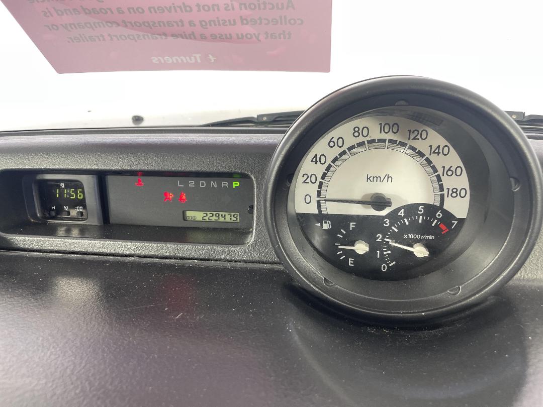 Photo '18' of Toyota BB Photo '18' of Toyota BB