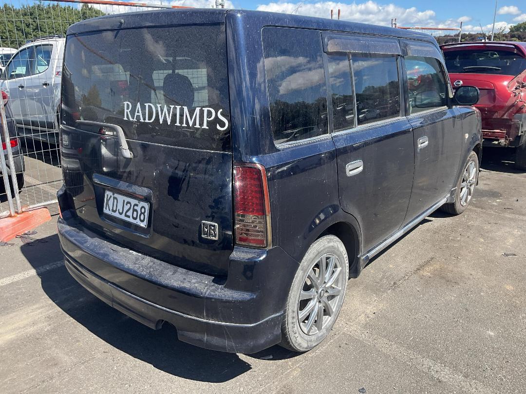 Photo '4' of Toyota BB