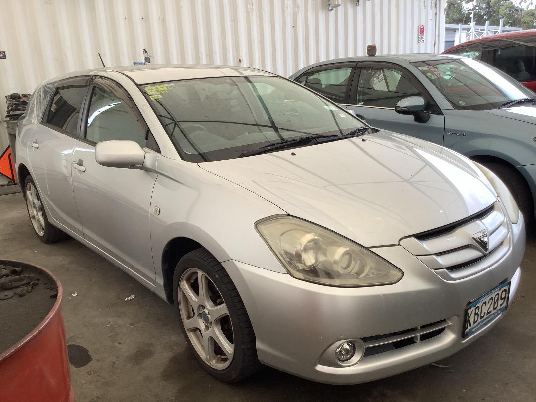 Photo '2' of Toyota Caldina Photo '2' of Toyota Caldina