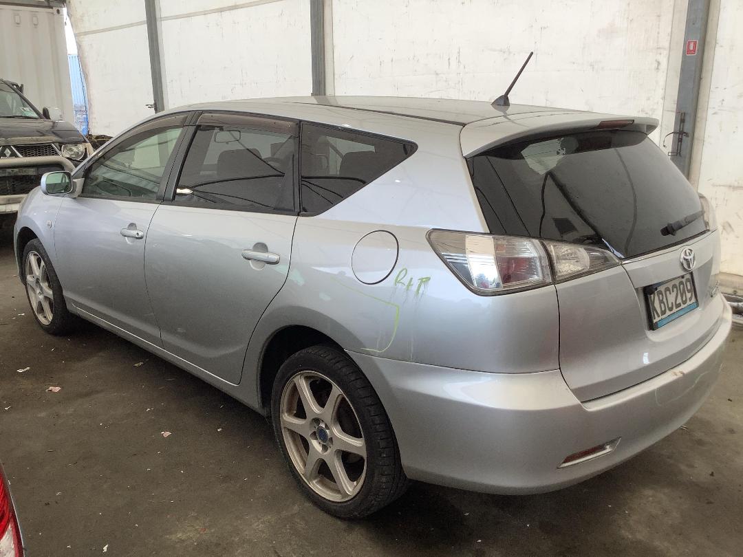 Photo '5' of Toyota Caldina Photo '5' of Toyota Caldina