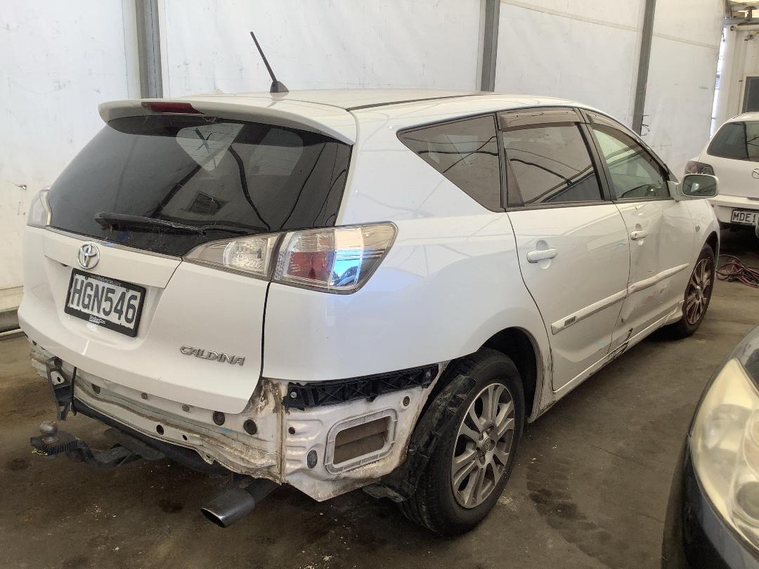 Photo '4' of Toyota Caldina Photo '4' of Toyota Caldina