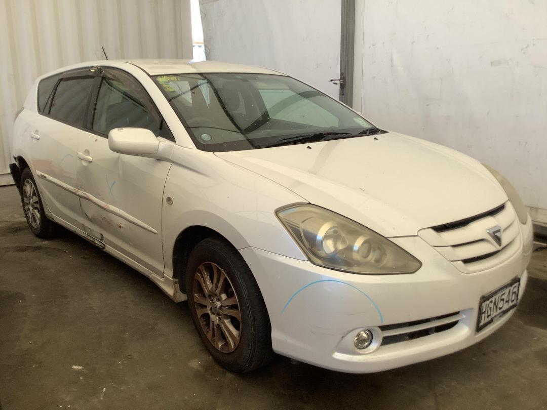 Photo '2' of Toyota Caldina Photo '2' of Toyota Caldina