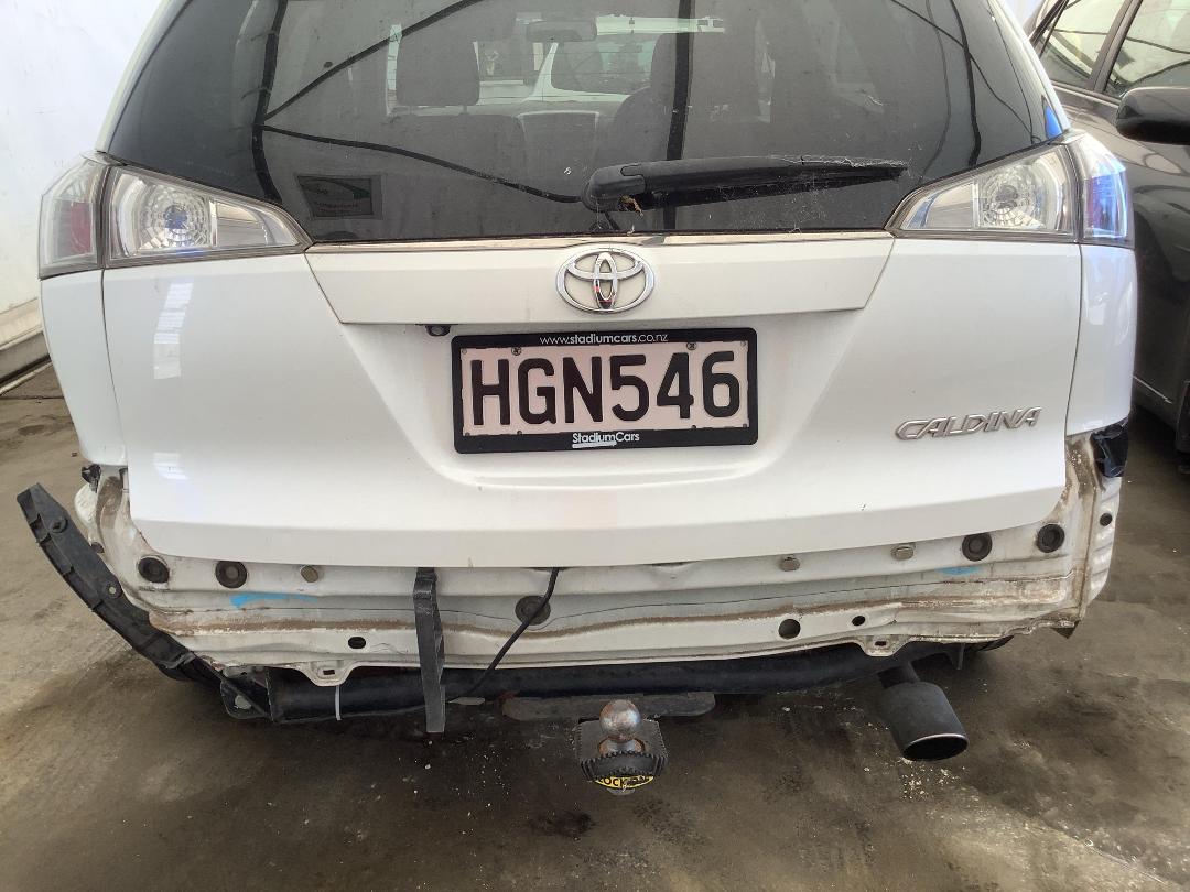 Photo '5' of Toyota Caldina Photo '5' of Toyota Caldina