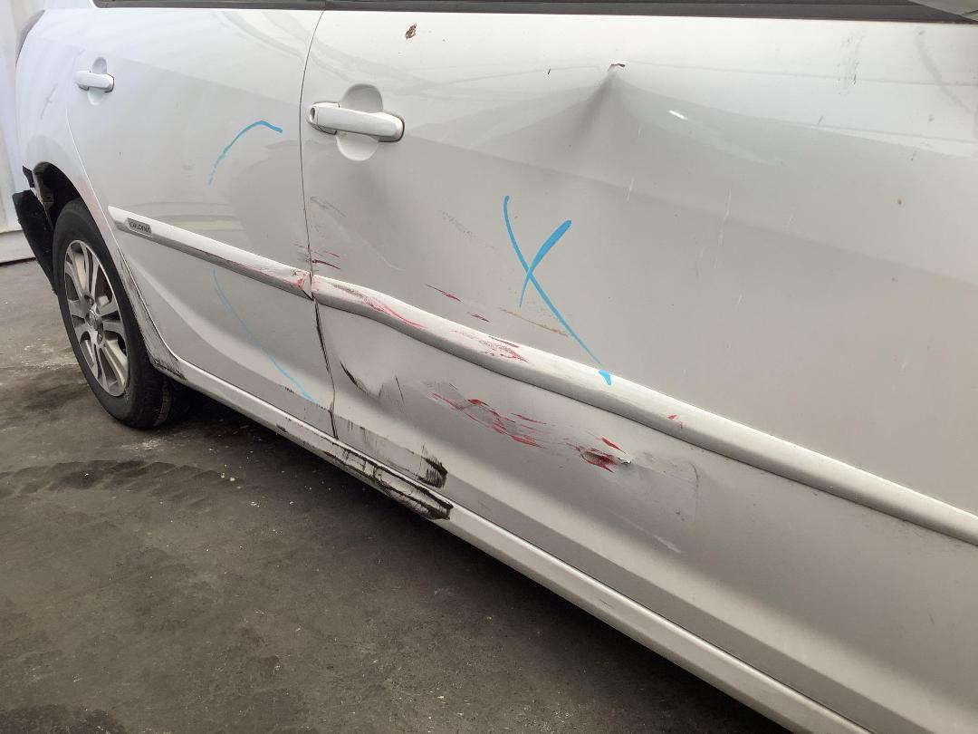 Photo '3' of Toyota Caldina Photo '3' of Toyota Caldina