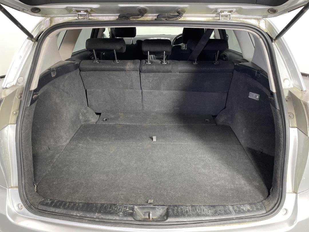 Photo '14' of Toyota Caldina Photo '14' of Toyota Caldina