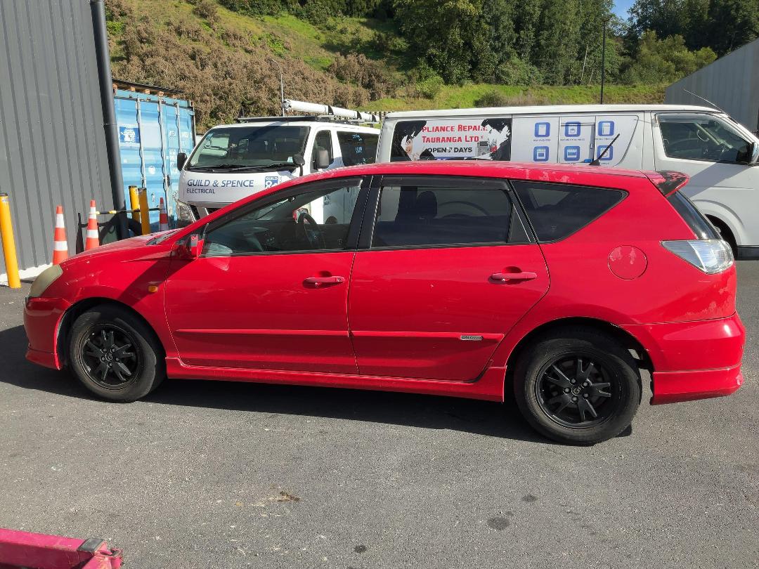 Photo '4' of Toyota Caldina Photo '4' of Toyota Caldina