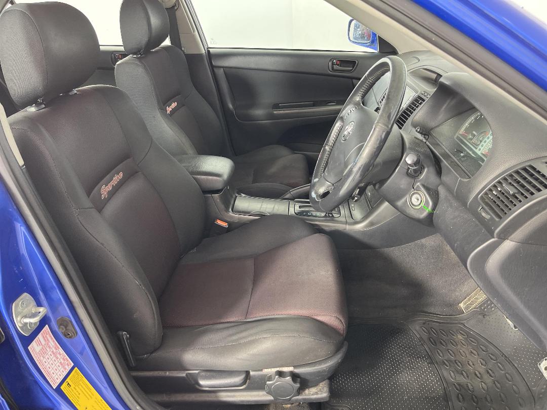 Photo '16' of Toyota Camry