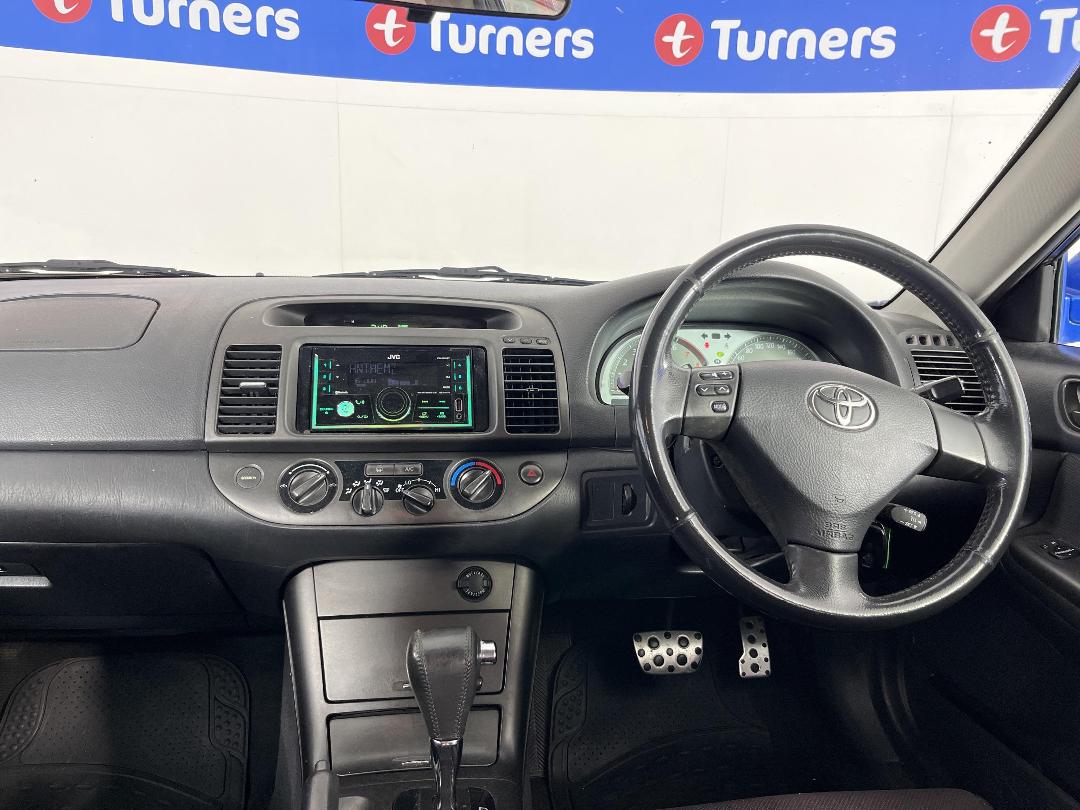 Photo '17' of Toyota Camry