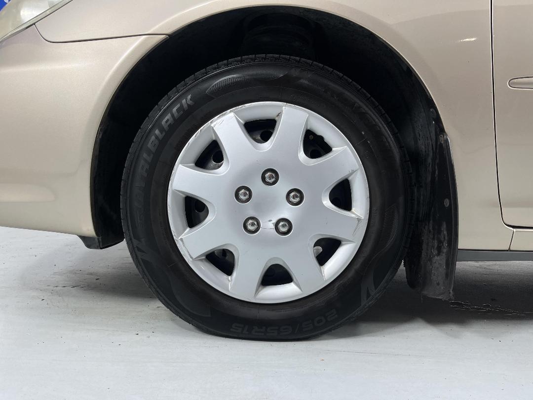 Photo '10' of Toyota Camry