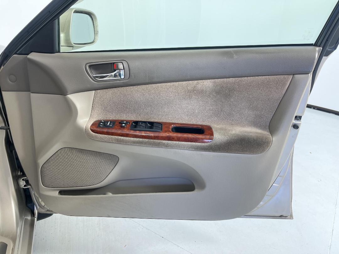 Photo '15' of Toyota Camry