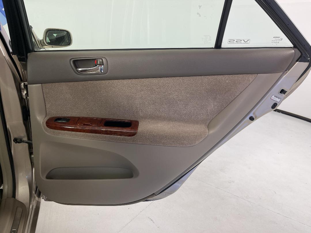 Photo '19' of Toyota Camry