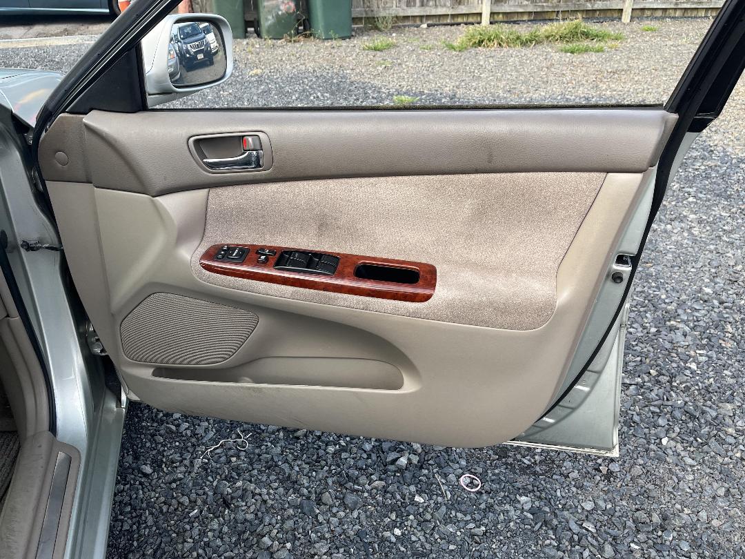 Photo '13' of Toyota Camry