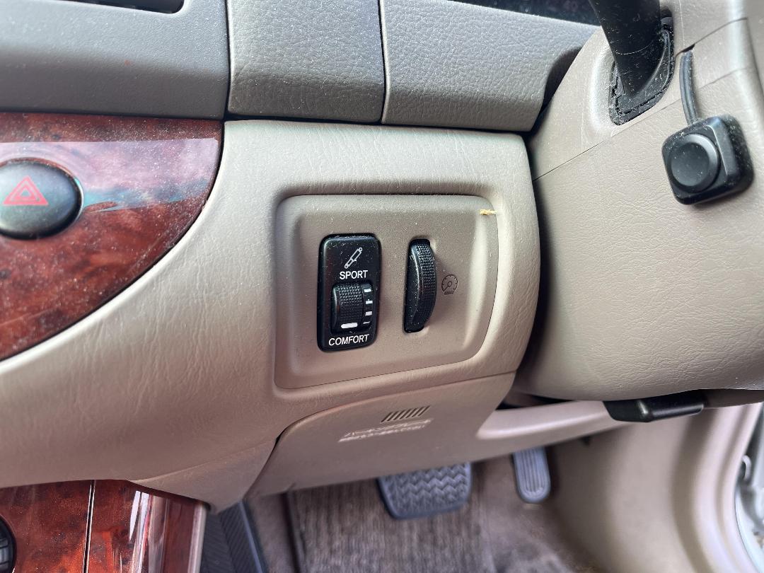 Photo '30' of Toyota Camry