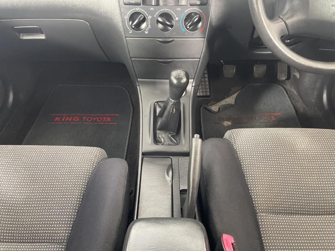 Photo '18' of Toyota Corolla