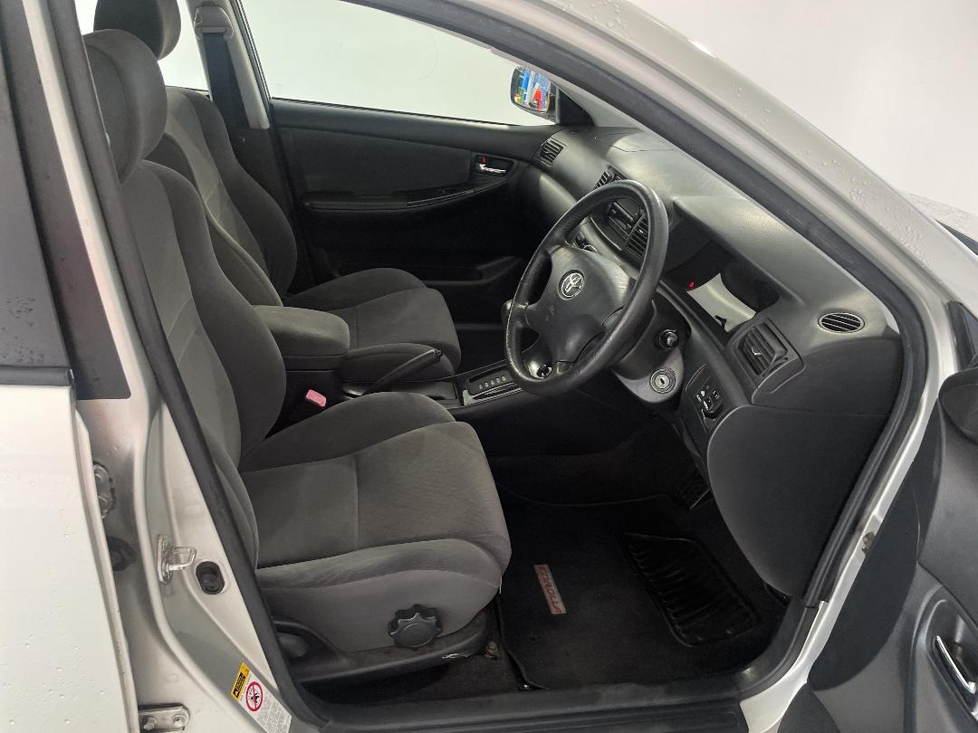 Photo '16' of Toyota Corolla