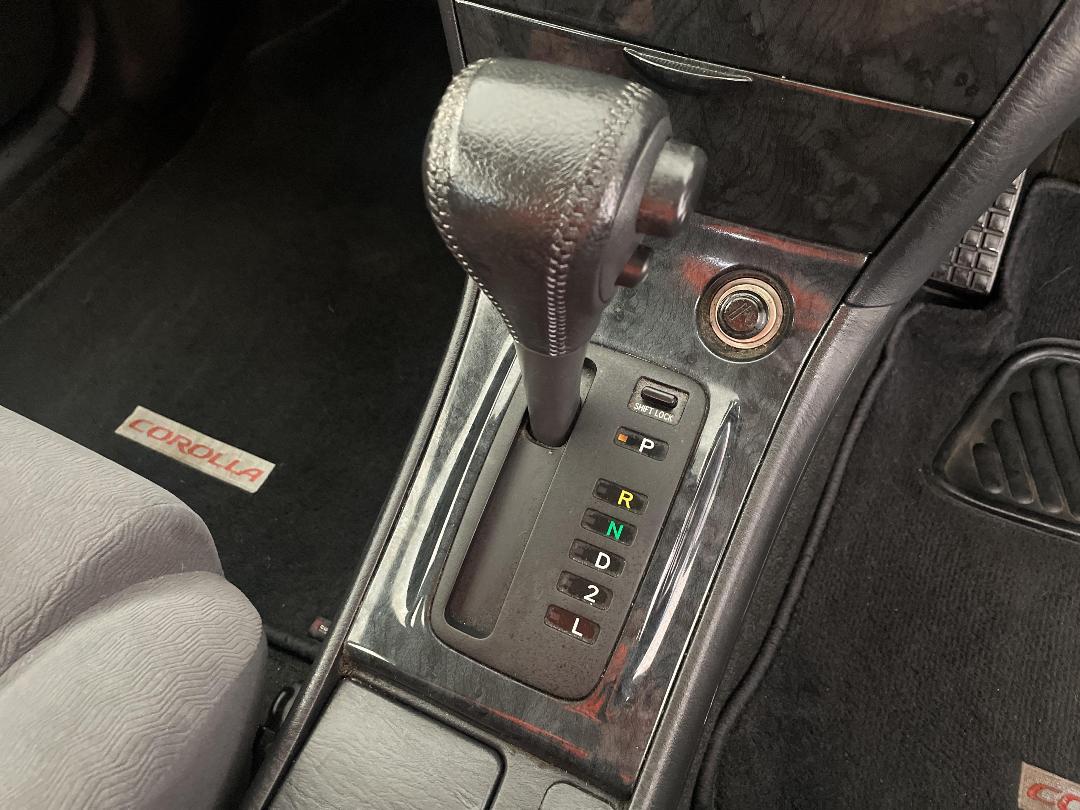 Photo '28' of Toyota Corolla