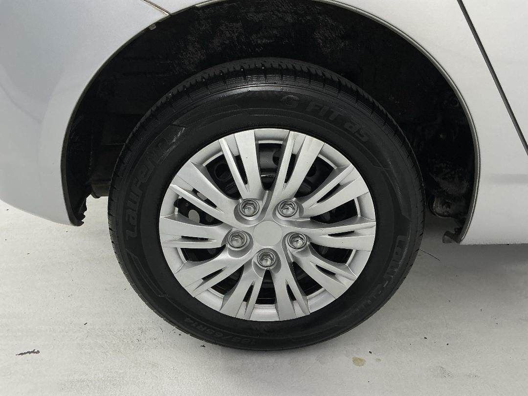 Photo '12' of Toyota Corolla