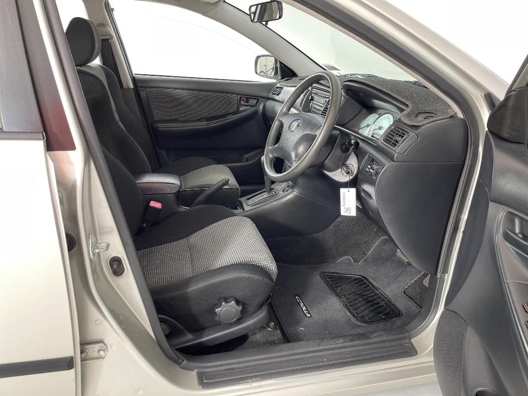 Photo '16' of Toyota Corolla