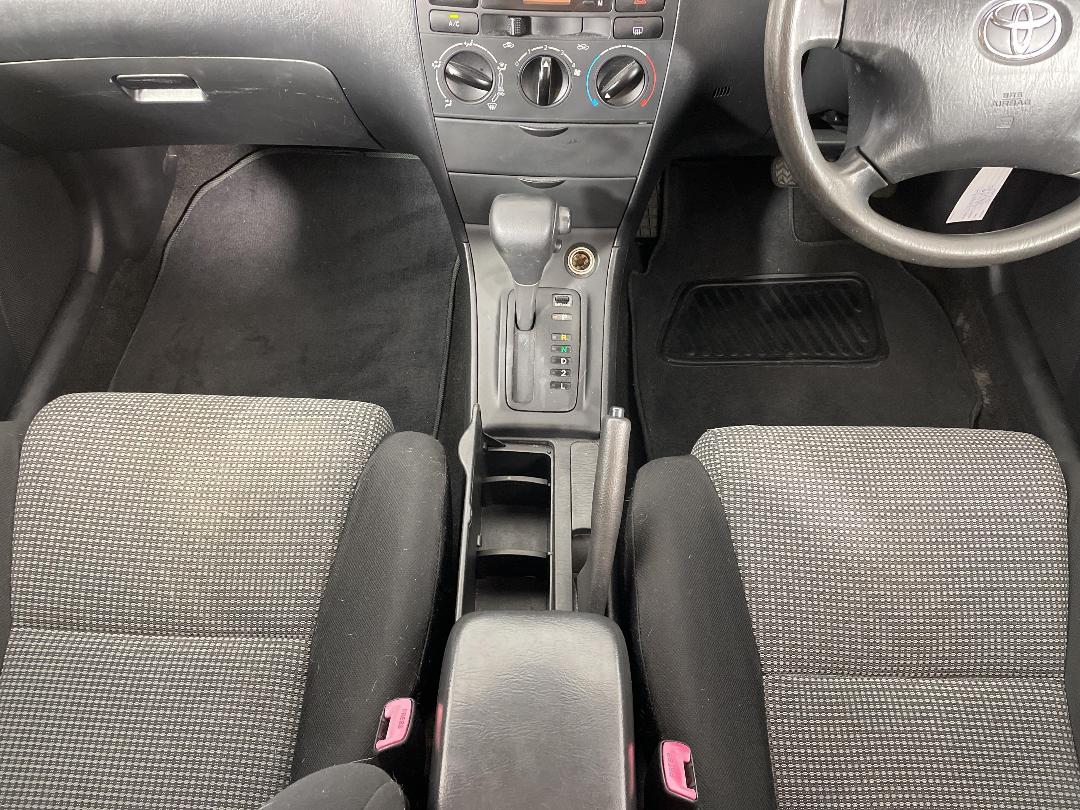 Photo '18' of Toyota Corolla