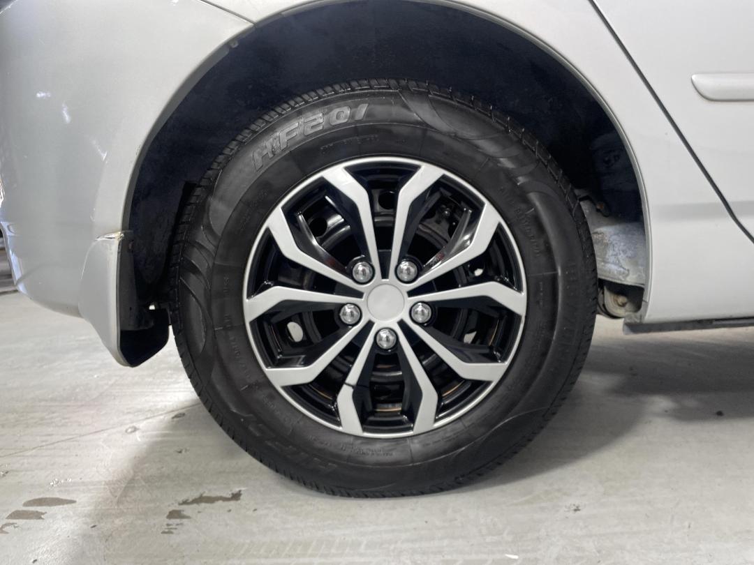 Photo '12' of Toyota Corolla