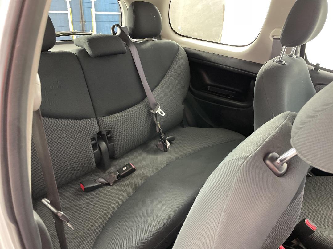 Photo '19' of Toyota Echo Photo '19' of Toyota Echo