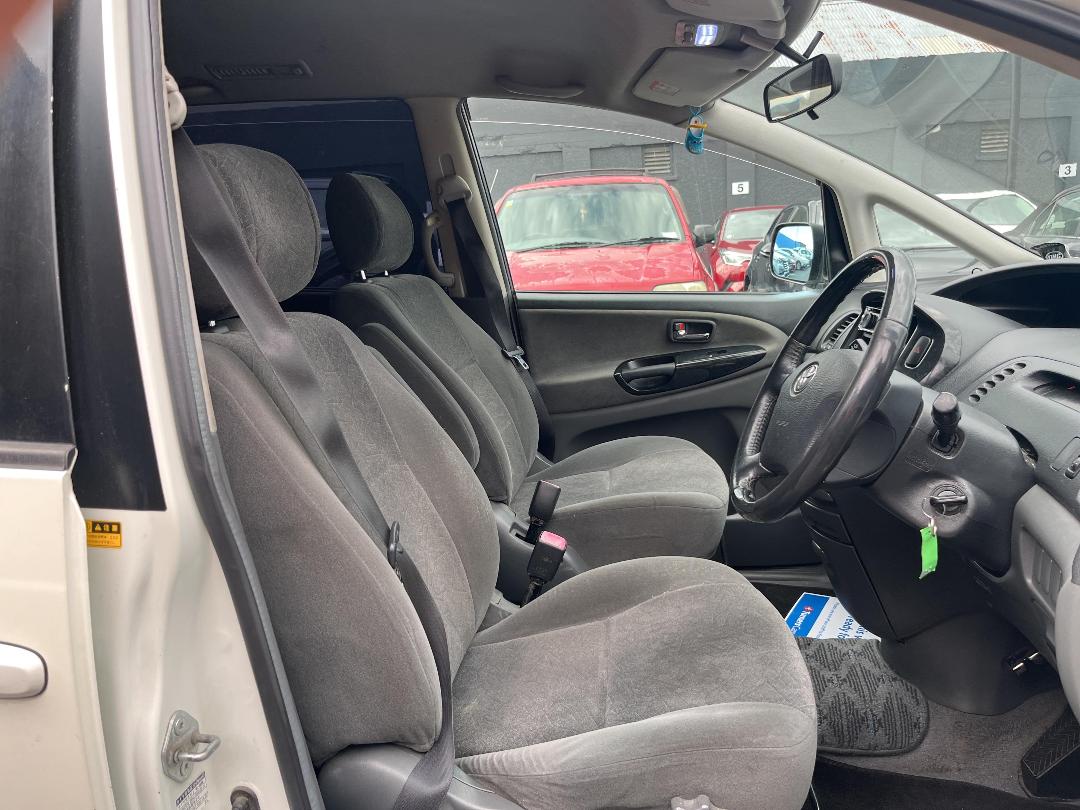 Photo '15' of Toyota Estima Photo '15' of Toyota Estima