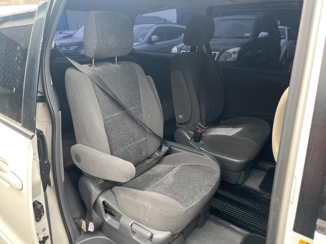 Photo '16' of Toyota Estima Photo '16' of Toyota Estima