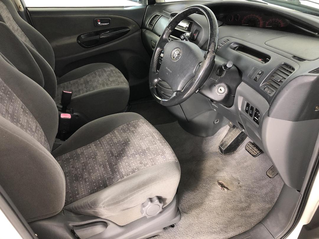 Photo '16' of Toyota Estima Photo '16' of Toyota Estima