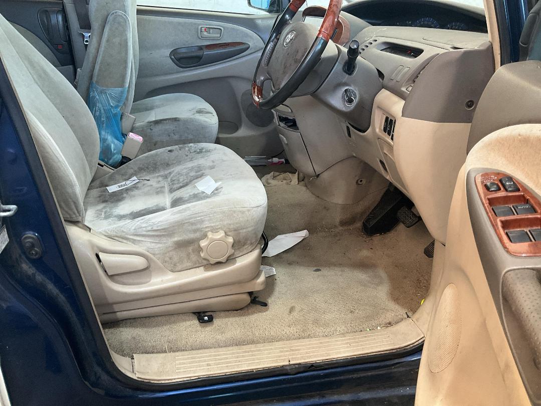 Photo '30' of Toyota Estima