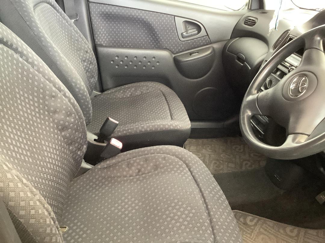 Photo '11' of Toyota Funcargo