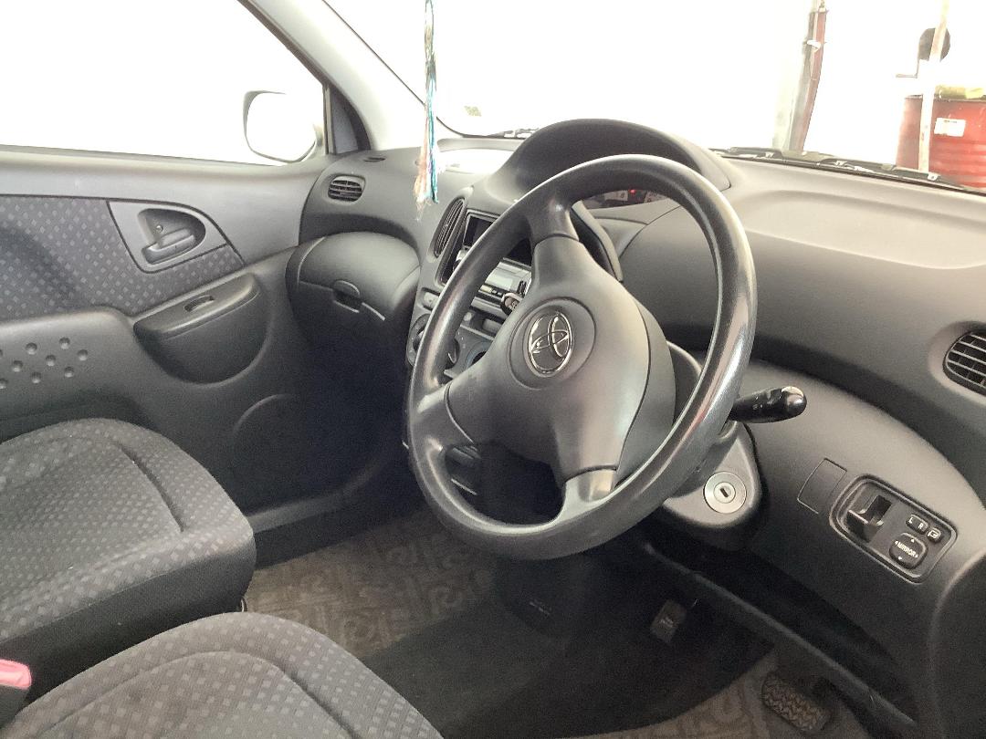 Photo '10' of Toyota Funcargo