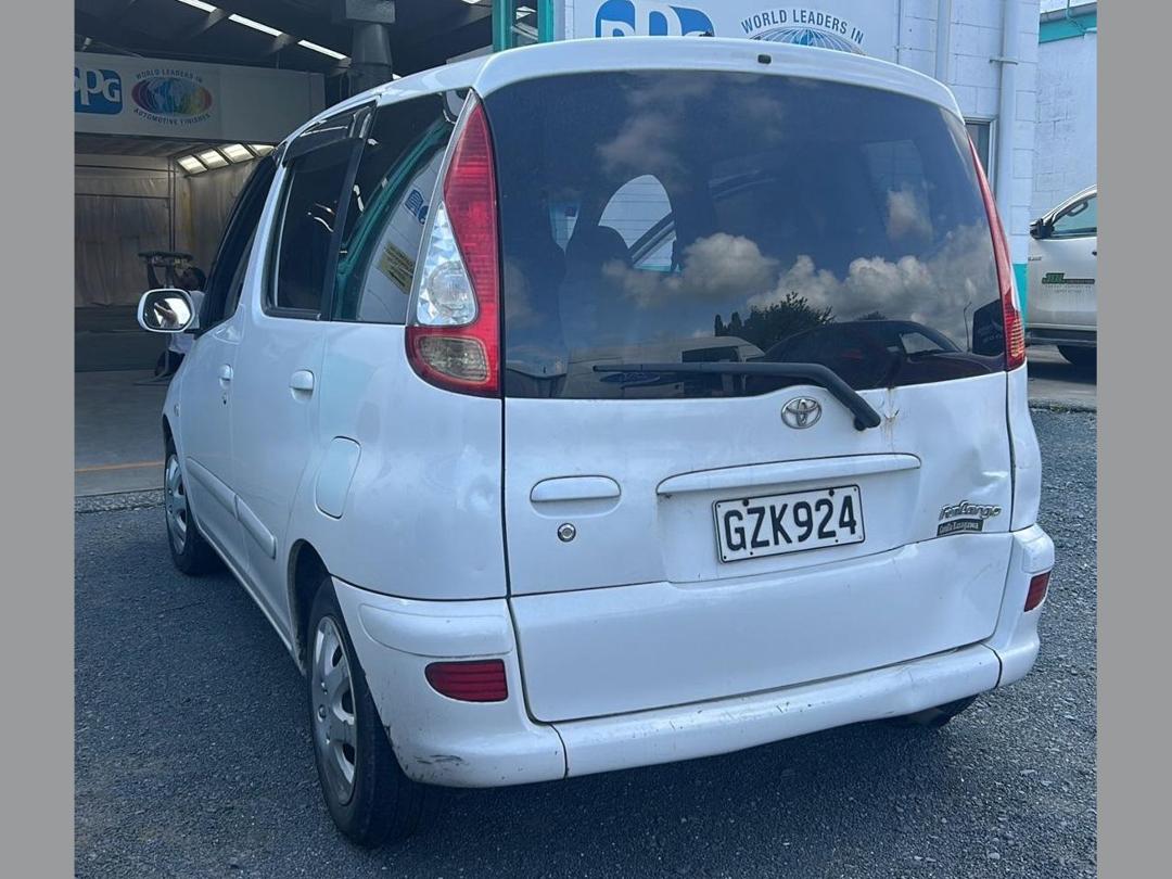 Photo '3' of Toyota Funcargo X