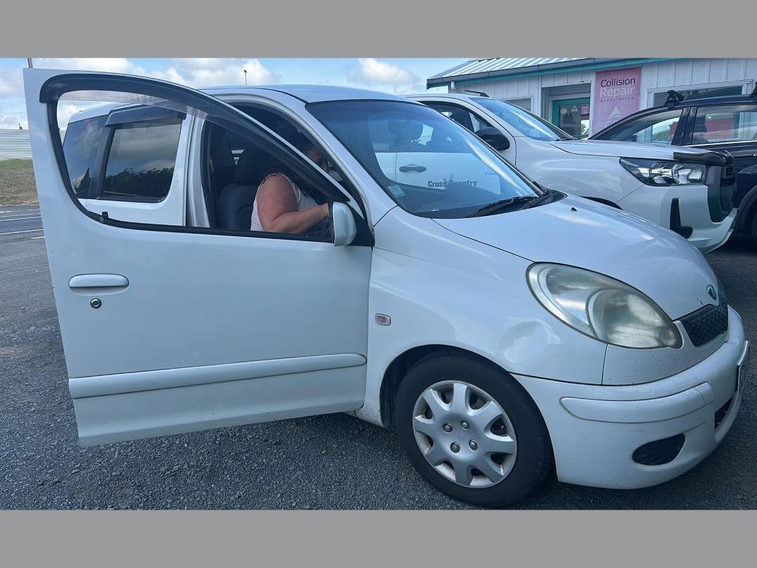 Photo '2' of Toyota Funcargo X