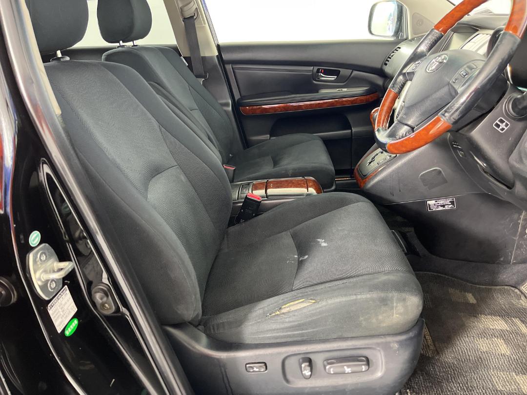 Photo '16' of Toyota Harrier Photo '16' of Toyota Harrier